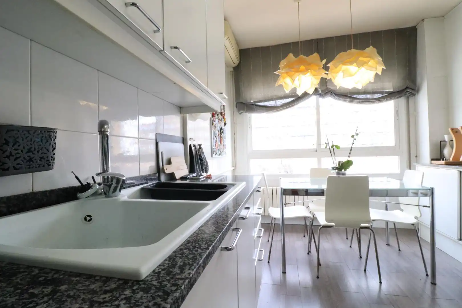 Küche von Wohnung zum Verkauf in Sabadell mit Klimaanlage, Heizung und Terrasse