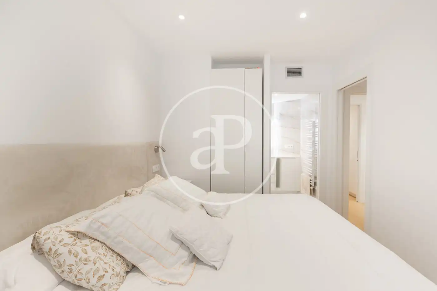 Habitación de Piso en venta en Barcelona con Aire acondicionado, Calefacción y Balcón
