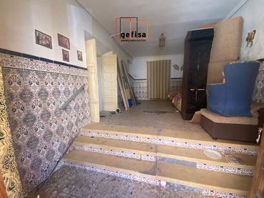 Casa amb balcó en venda a Valdepeñas