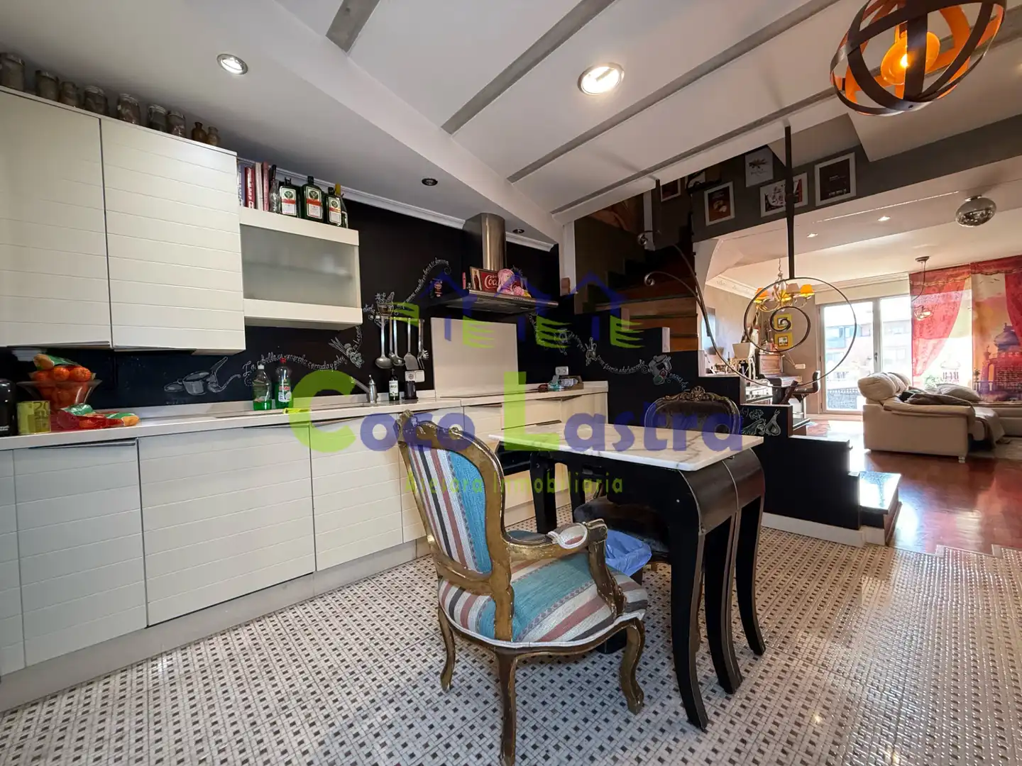 Küche von Maisonette zum Verkauf in Salamanca mit Heizung, Terrasse und Ofen