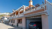 Vista exterior de Casa o xalet en venda en Almuñécar amb Terrassa