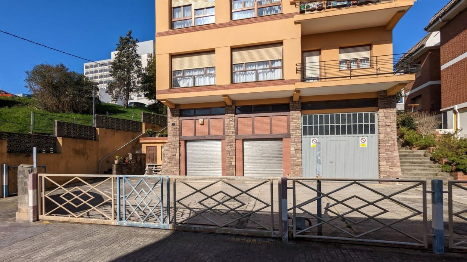 Vista exterior de Pis en venda en Santander amb Calefacció i Jardí privat