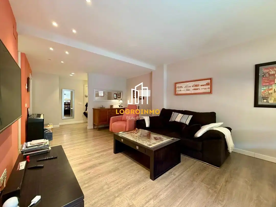 Sala de estar de Piso de alquiler en  Logroño con Aire acondicionado, Calefacción y Terraza