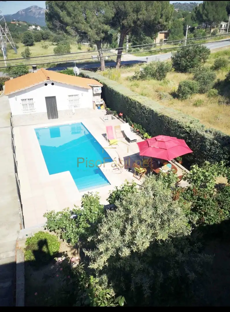 Casa o chalet en venta en Calle de la Dalia, El Tiemblo