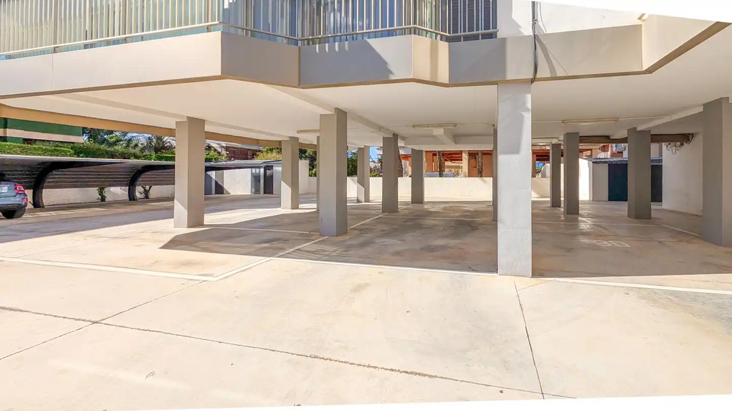 Parking de Piso en venta en Santa Pola con Terraza, Trastero y Amueblado