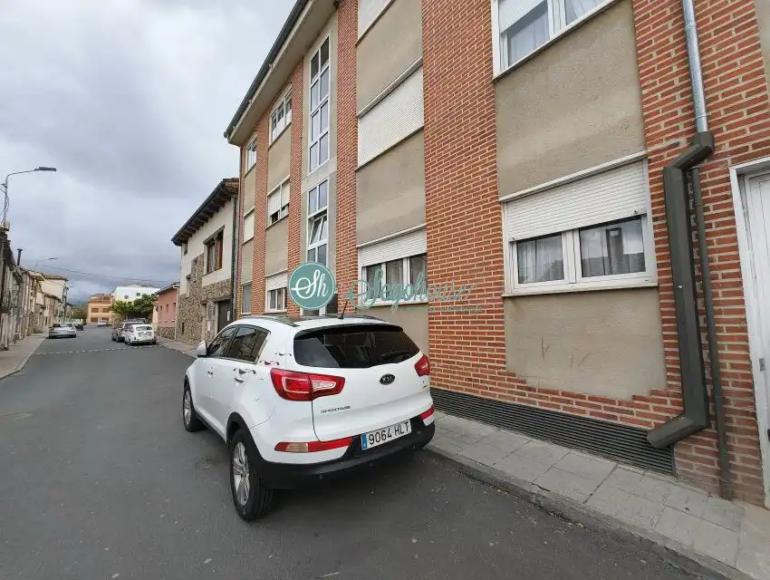 Vista exterior de Piso de alquiler en San Cristóbal de Segovia con Calefacción, Parquet y Amueblado