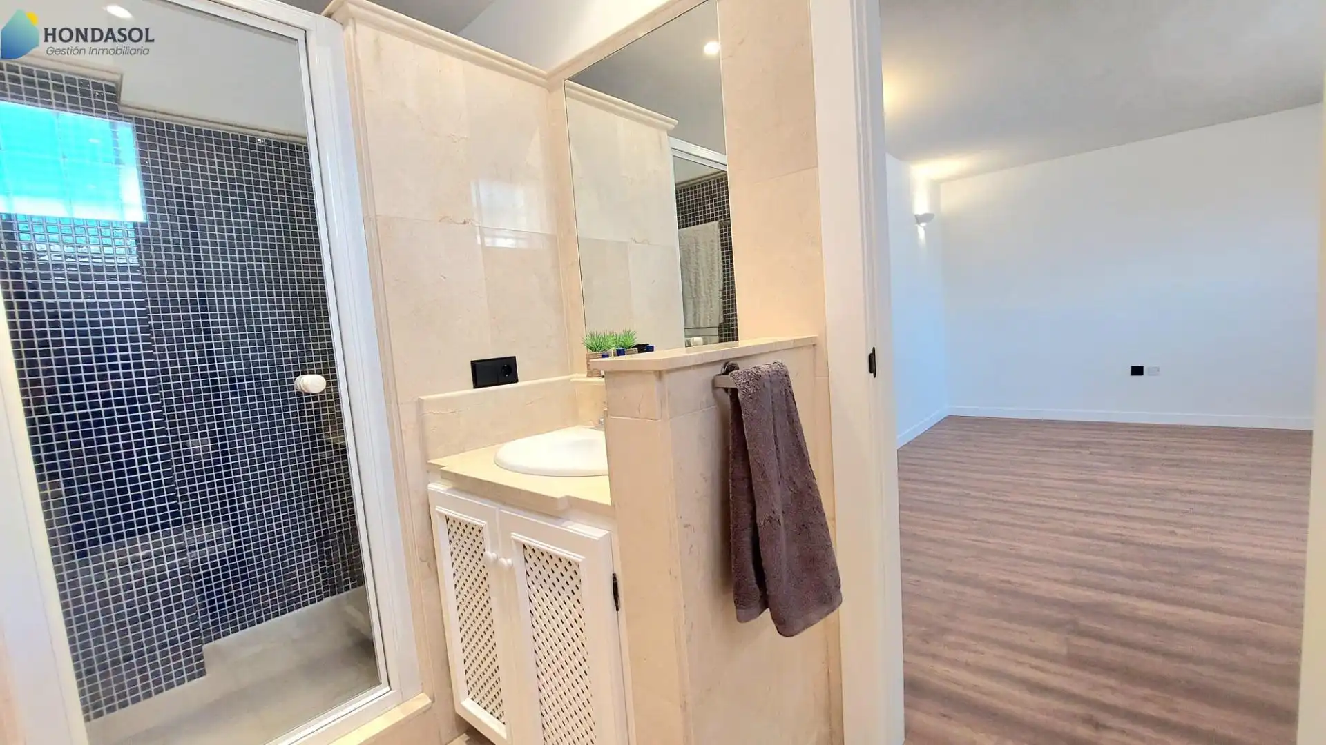 Bany de Casa o xalet en venda en Cartagena amb Aire condicionat, Jardí privat i Terrassa