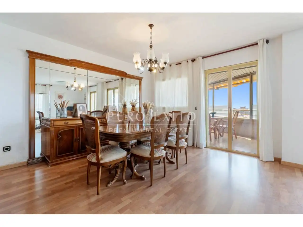 Menjador de Apartament en venda en Cambrils amb Aire condicionat, Parquet i Terrassa