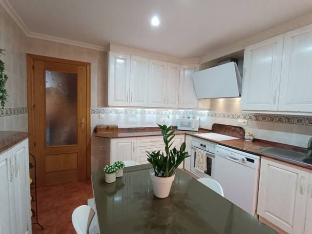 Casa adosada en Venta en Hellín