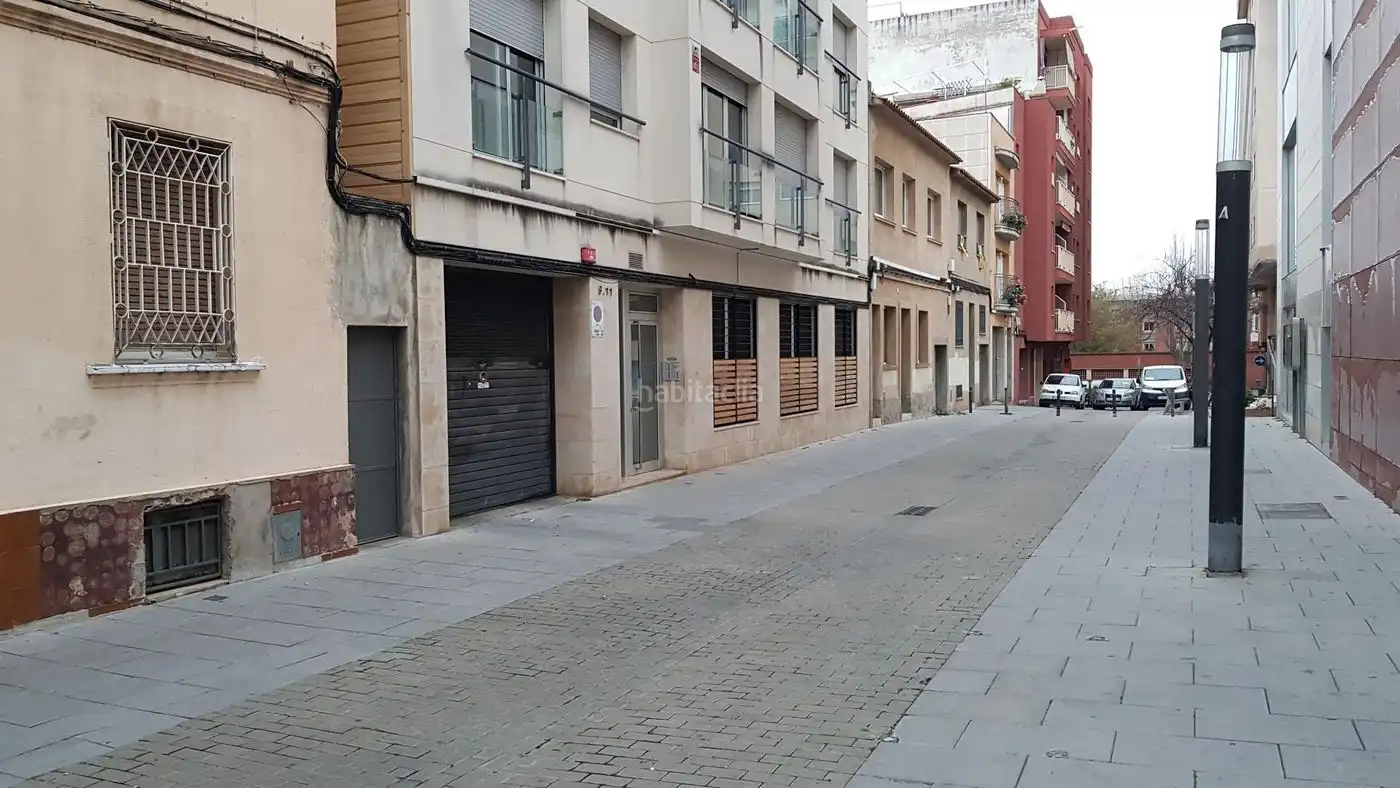 Motorbike to rent in Carrer Juan Sebastián Elcano 9, imagen 11