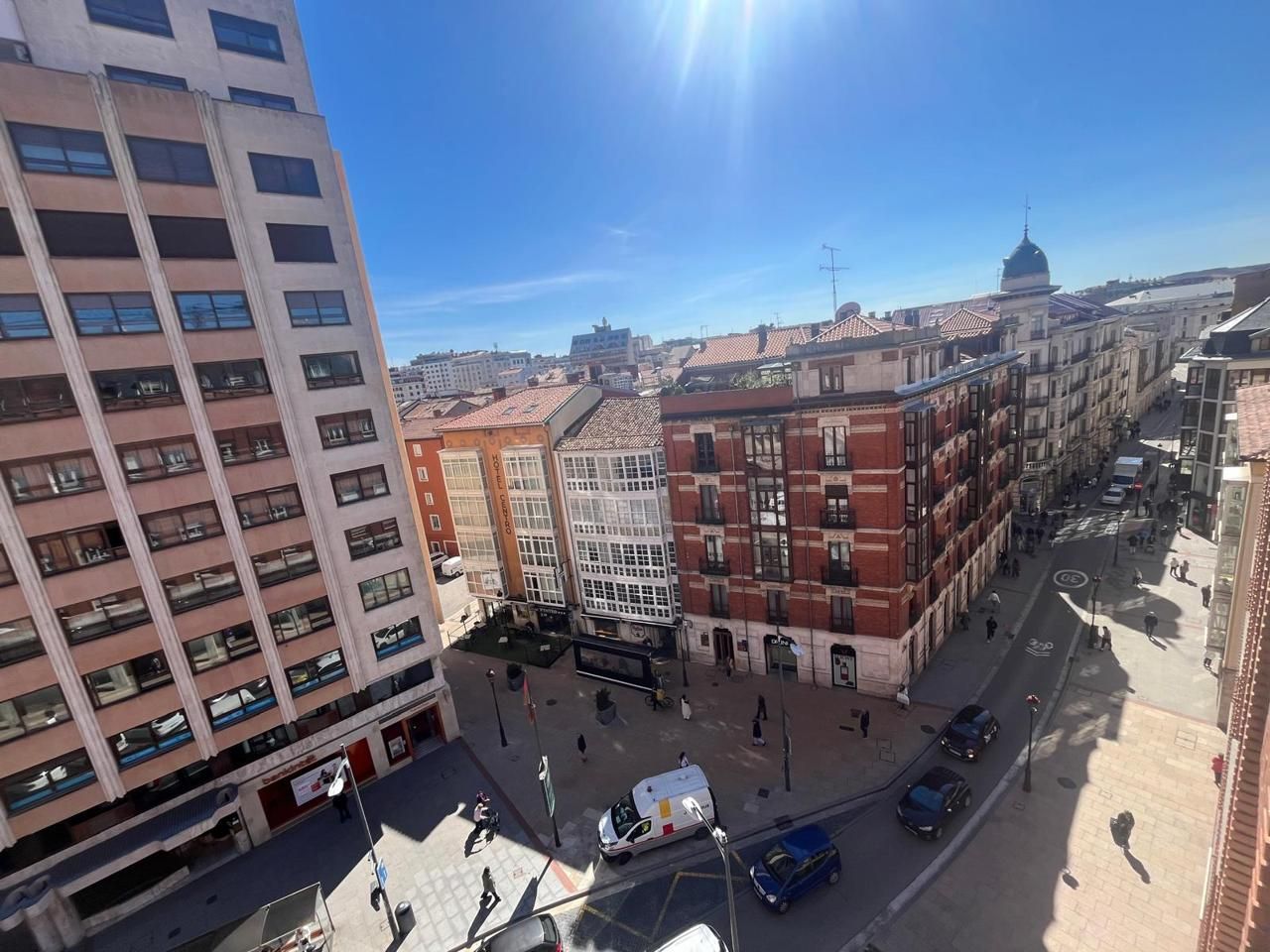 Vista exterior de Pis de lloguer en Burgos Capital amb Calefacció i Moblat