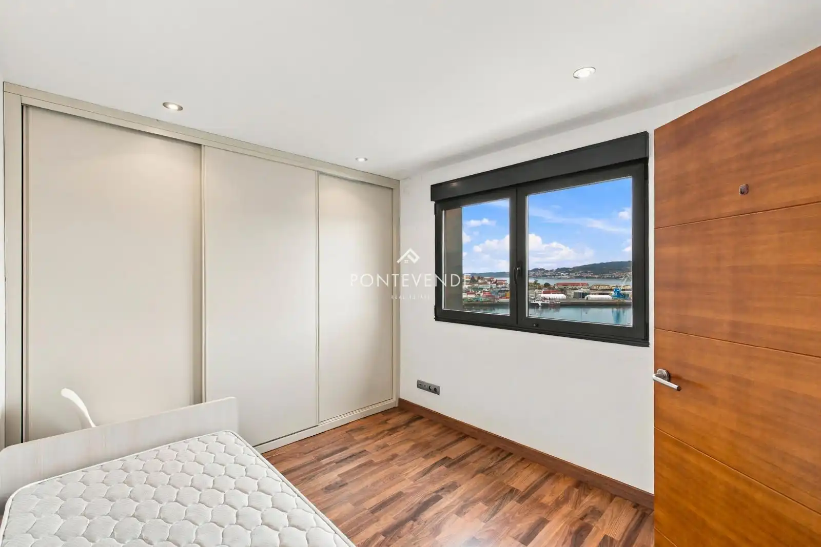 Bedroom of Flat for sale in Marín, Pontevedra