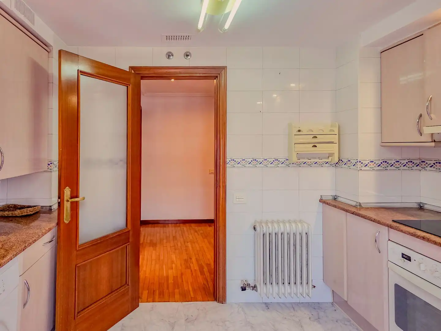 Cocina de Piso en venta en  Logroño con Calefacción, Trastero y Piscina comunitaria