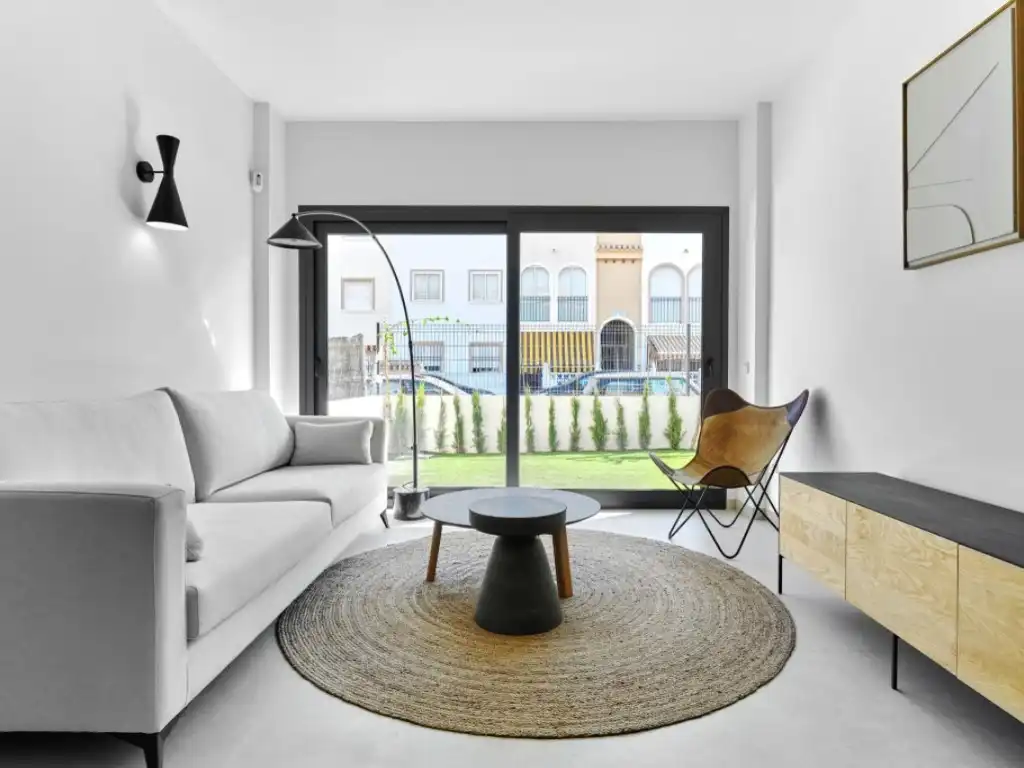 Bungalow con piscina en venta en Calle Nicolas Copernico, imagen 10