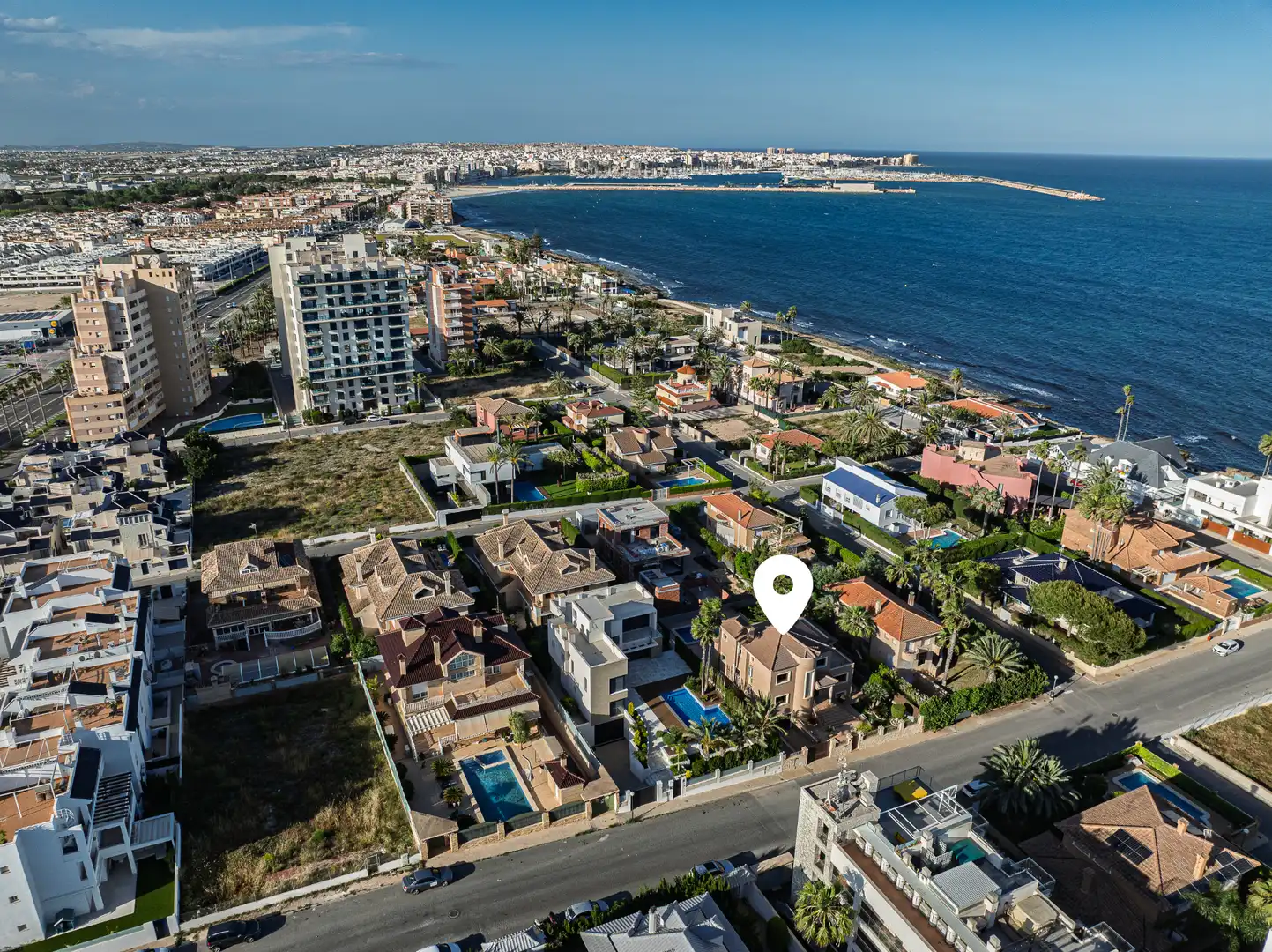 Vista exterior de Casa o chalet en venta en Torrevieja con Aire acondicionado, Calefacción y Jardín privado