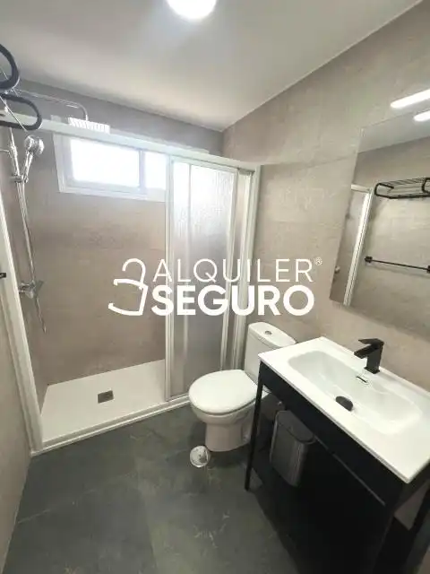 Badezimmer von Wohnung zur Miete in Centro