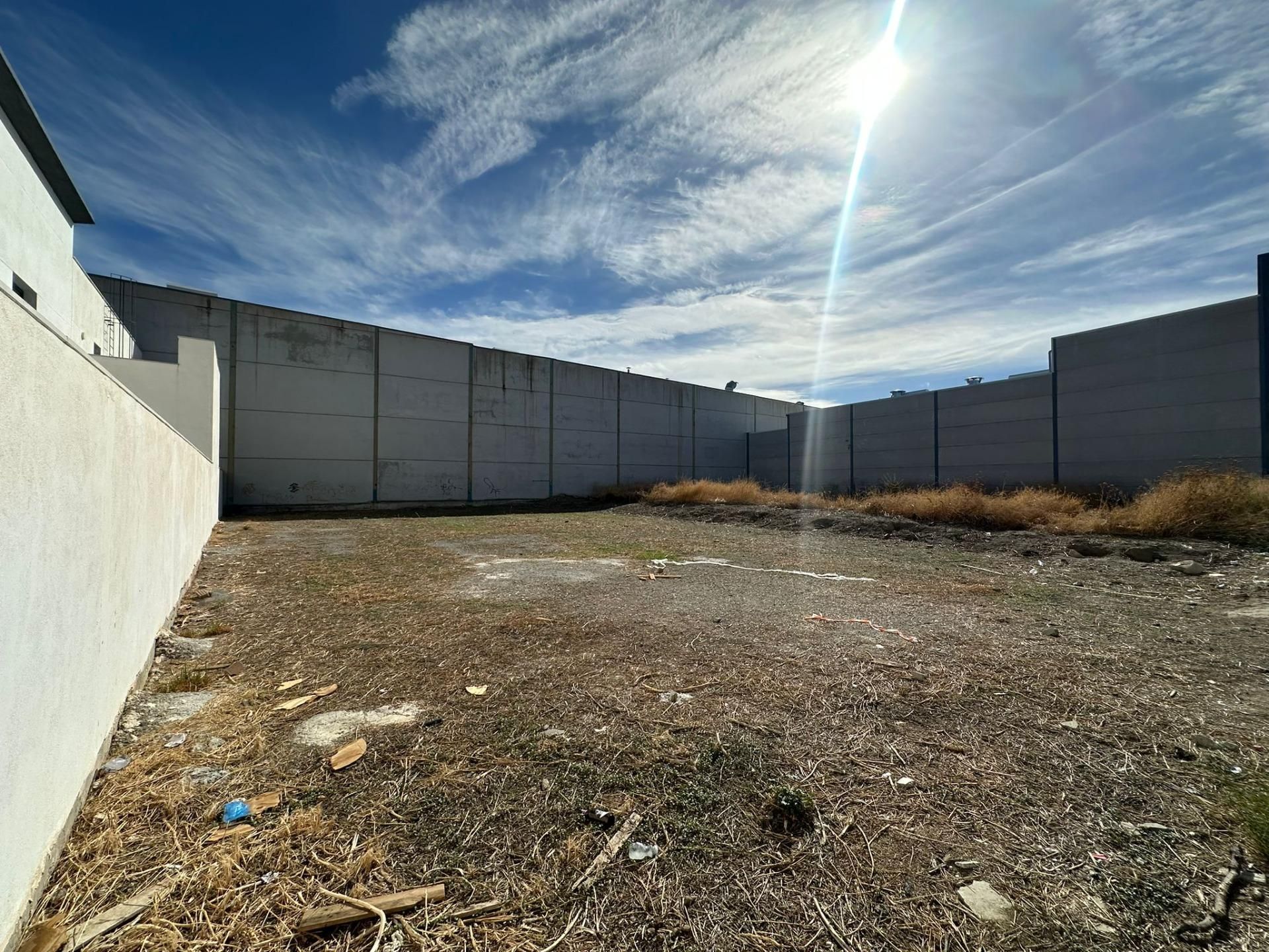 Terreno industrial en venta en Armilla