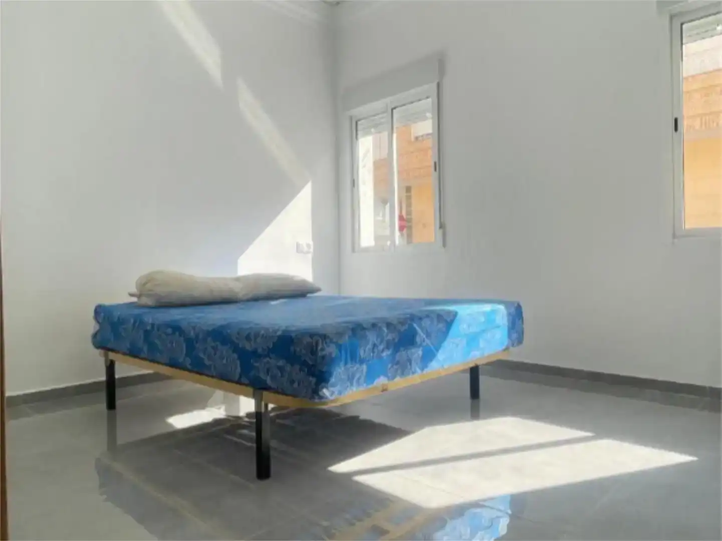 Dormitori de Casa o xalet en venda en Cox amb Balcó