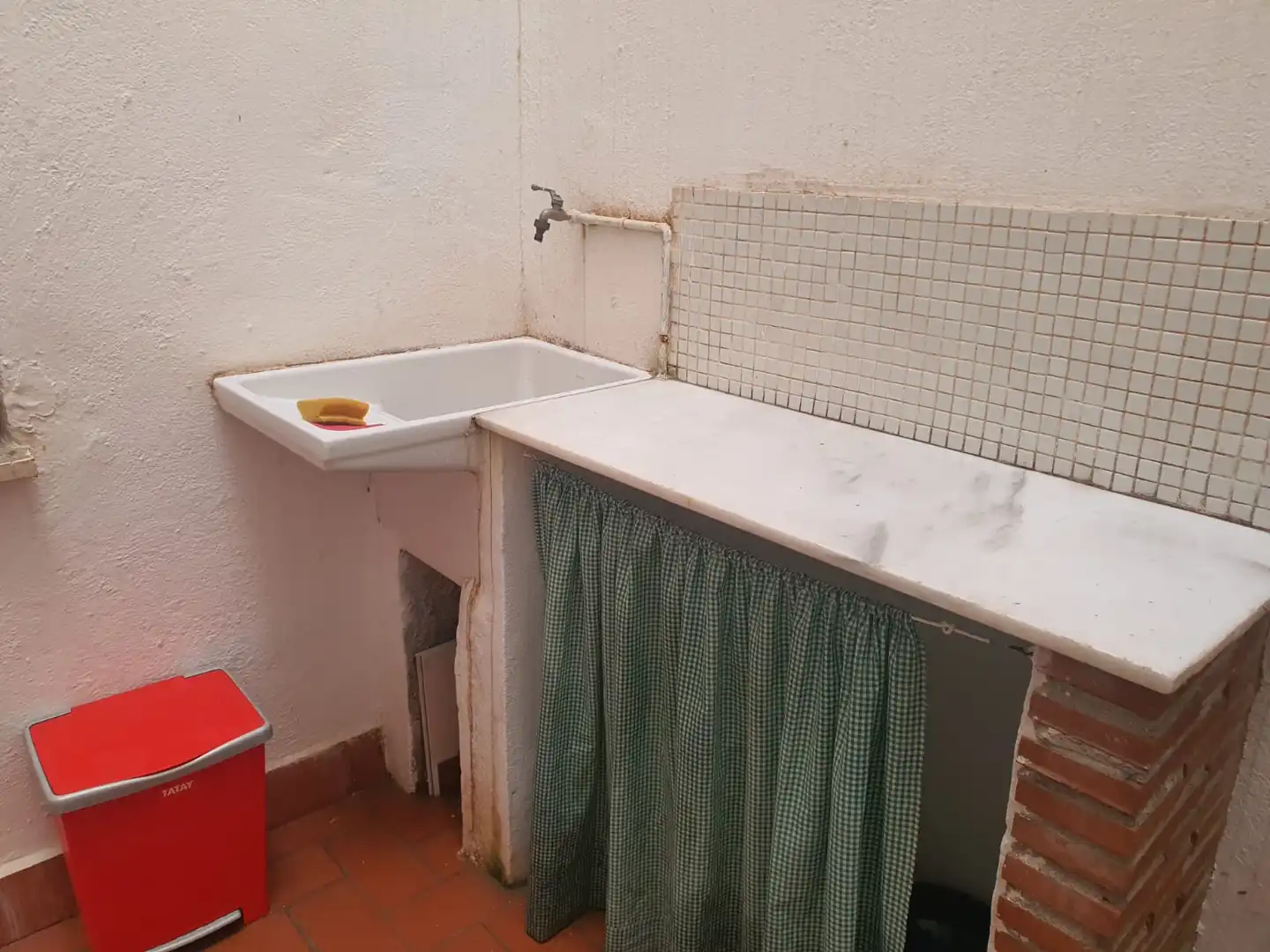 Cuina de Pis de lloguer en Motril amb Moblat, Rentadora i Microones
