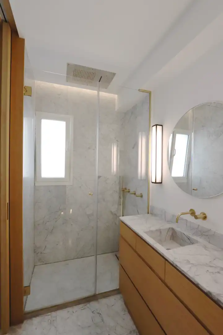 Bathroom of Attic for sale in Madrid  with Air Conditioner, Heating and Parquet flooring