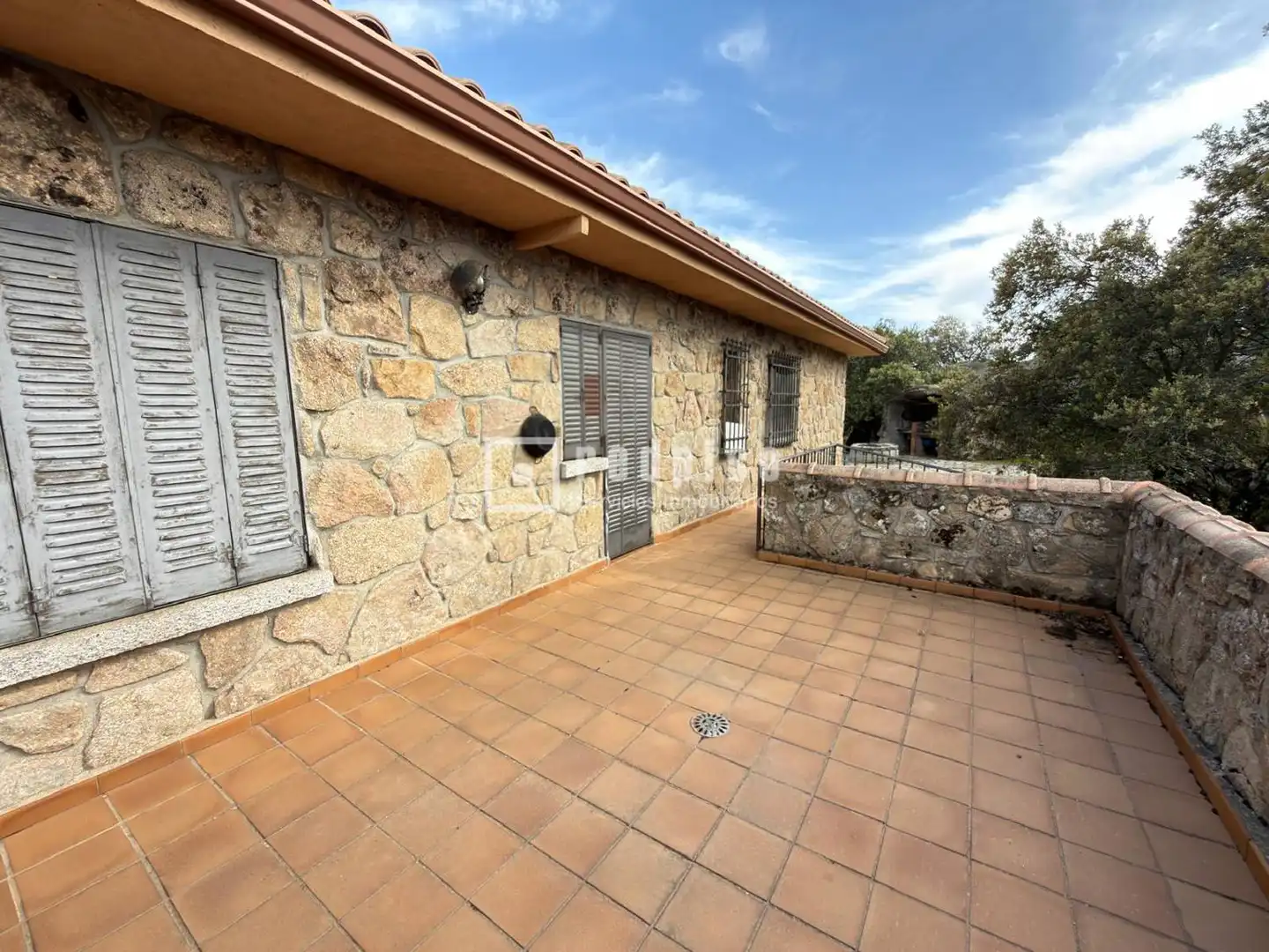 Terrassa de Casa o xalet en venda en Valdemorillo amb Calefacció, Jardí privat i Terrassa