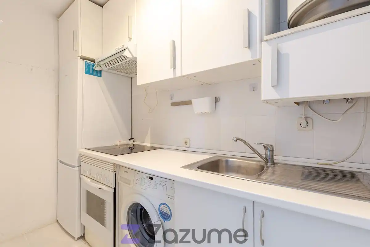 Cocina de Estudio de alquiler en Majadahonda con Calefacción, Jardín privado y Parquet