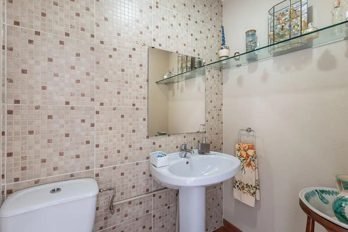 Bany de Casa adosada en venda en Alhendín amb Piscina comunitària
