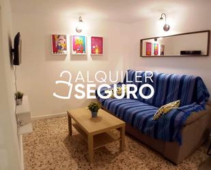 Sala d'estar de Casa o xalet de lloguer en Algarrobo amb Aire condicionat, Terrassa i Moblat