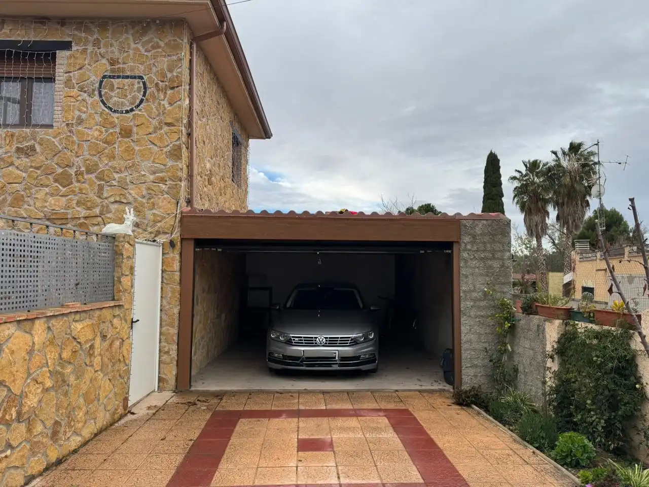 Aparcament de Casa o xalet en venda en Cadrete amb Aire condicionat, Calefacció i Jardí privat