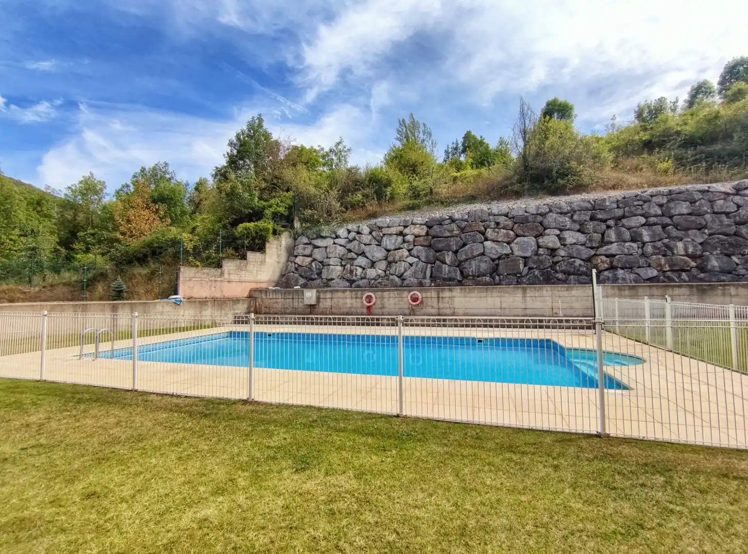 Piscina de Apartamento en venta en Ezcaray con Calefacción, Amueblado y Balcón