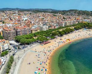 Vista exterior de Apartament en venda en Sant Feliu de Guíxols amb Terrassa