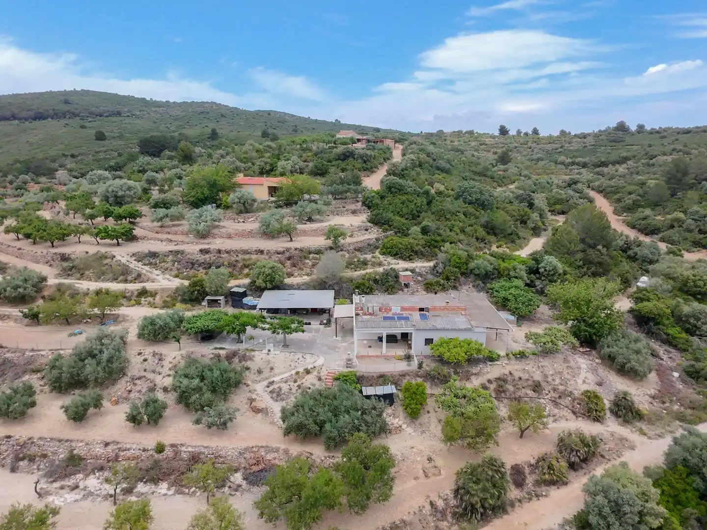 Vista exterior de Finca rústica en venda en Benlloc amb Jardí privat, Terrassa i Traster