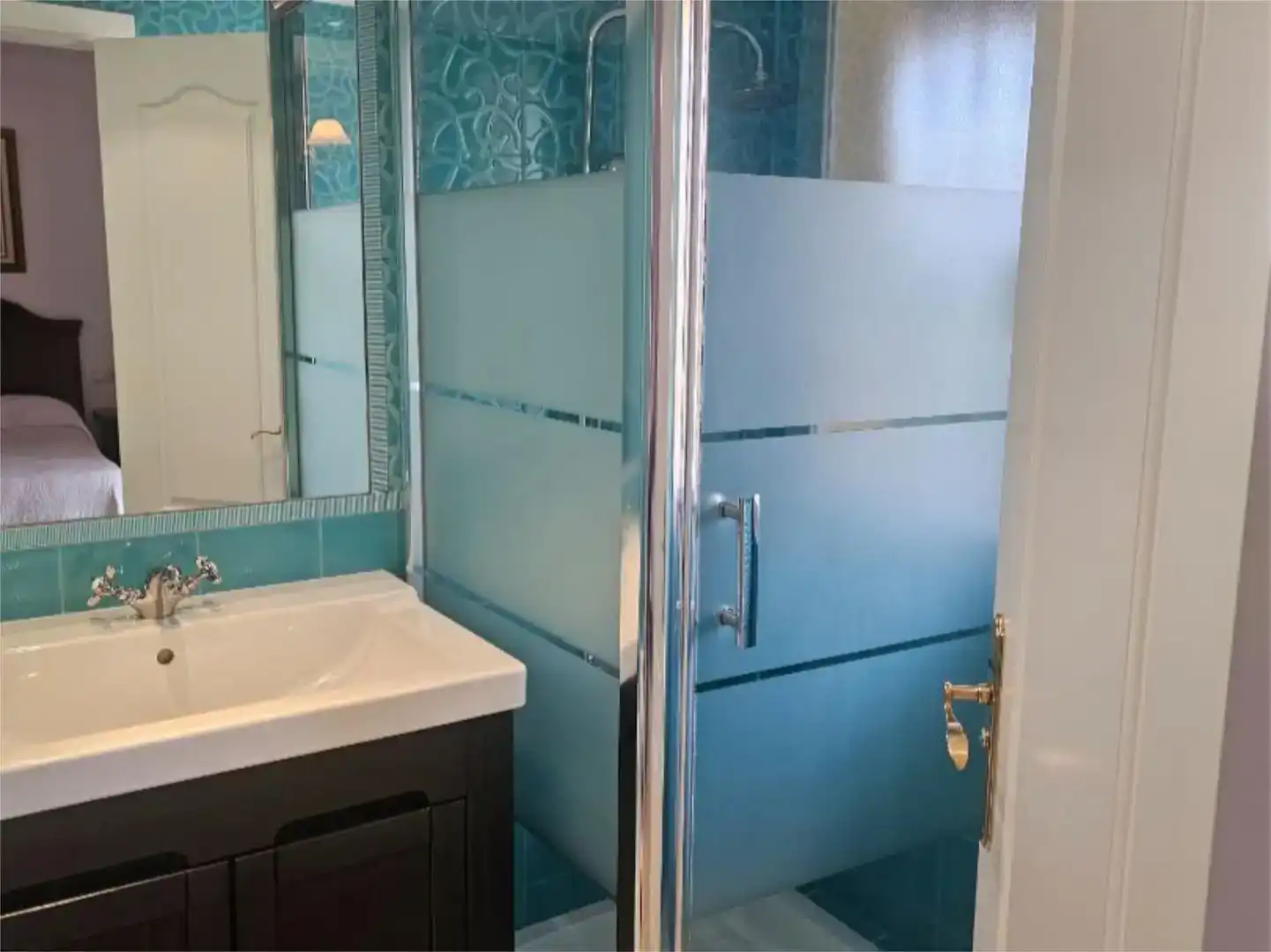 Baño de Piso en venta en Marbella con Aire acondicionado, Jardín privado y Amueblado
