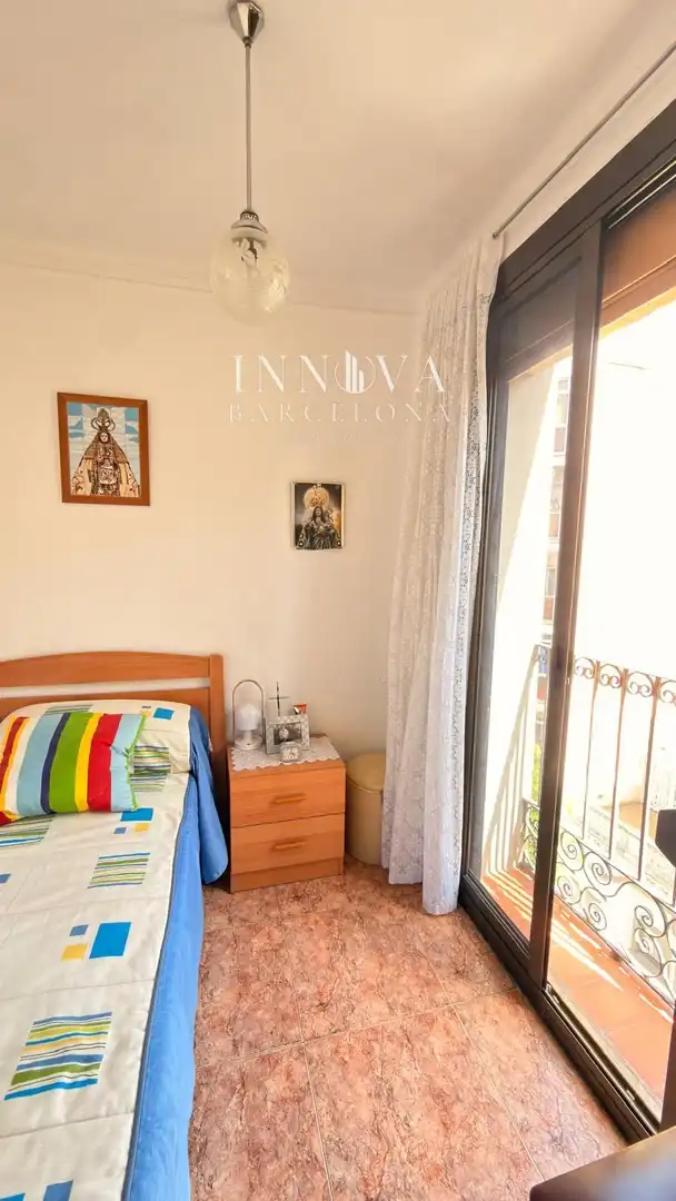 Schlafzimmer von Wohnung zum Verkauf in Barcelona mit Klimaanlage