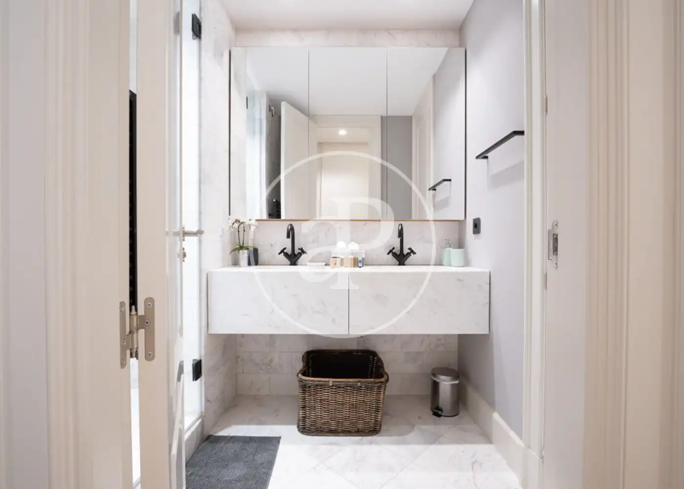 Badezimmer von Wohnung zur Miete in Barrio de Salamanca