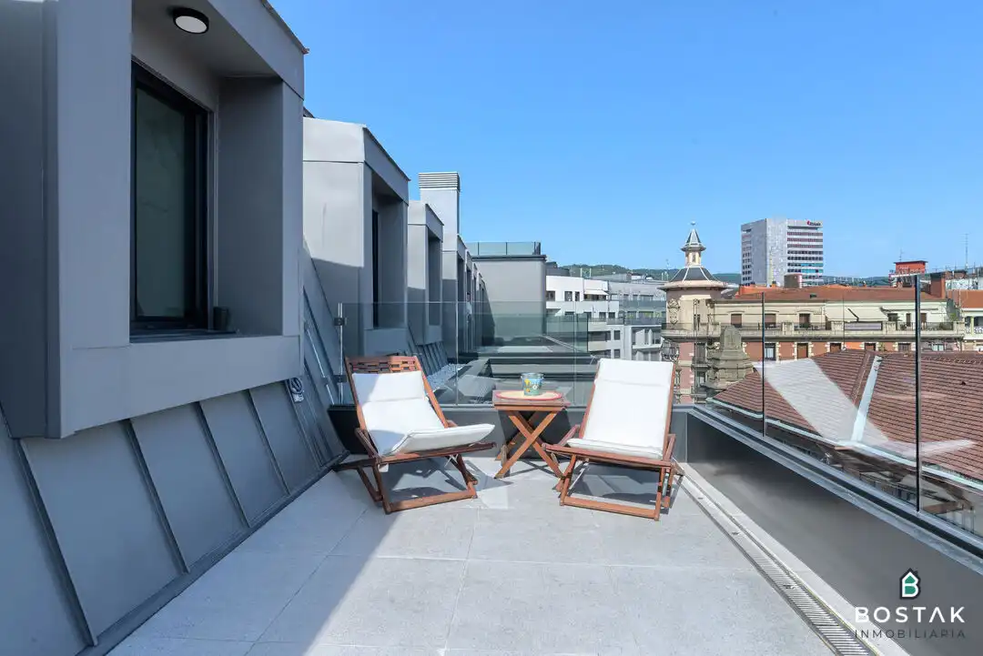 Terraza de Ático de alquiler en Bilbao  con Calefacción, Terraza y Balcón