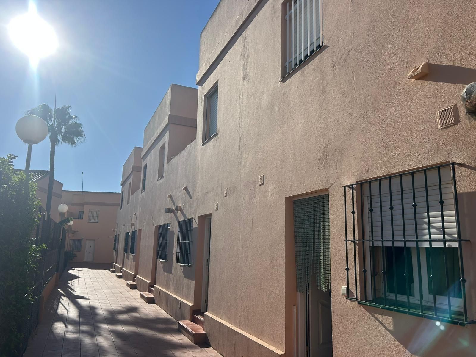 Exterior view of Single-family semi-detached for sale in Chiclana de la Frontera  with Terrace, Balcony and Community pool