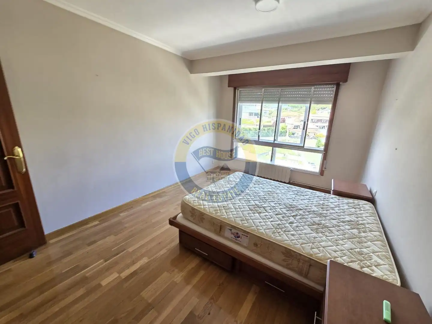 Habitación de Piso de alquiler en Vigo  con Calefacción