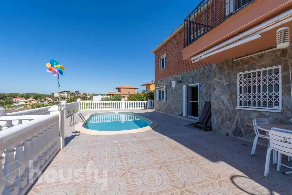 Vista exterior de Casa o chalet en venta en Cunit con Calefacción, Jardín privado y Terraza