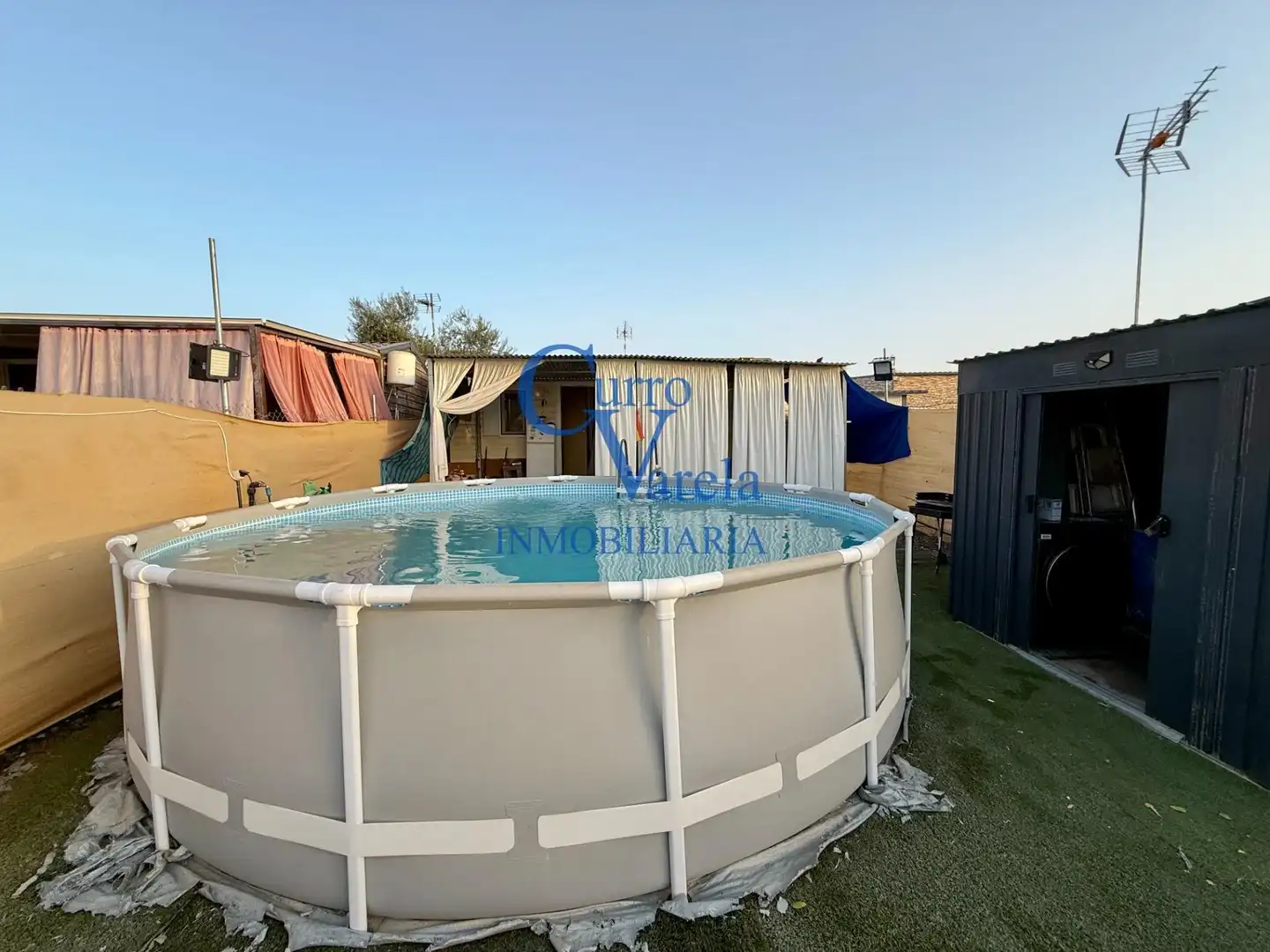 Piscina de Finca rústica en venta en Dos Hermanas con Aire acondicionado, Calefacción y Jardín privado