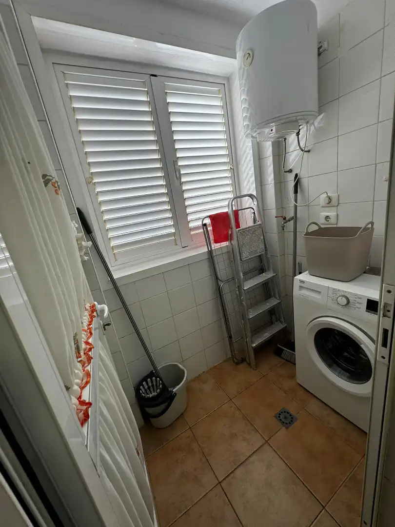 Baño de Piso en venta en Guía de Isora con Aire acondicionado, Trastero y Amueblado