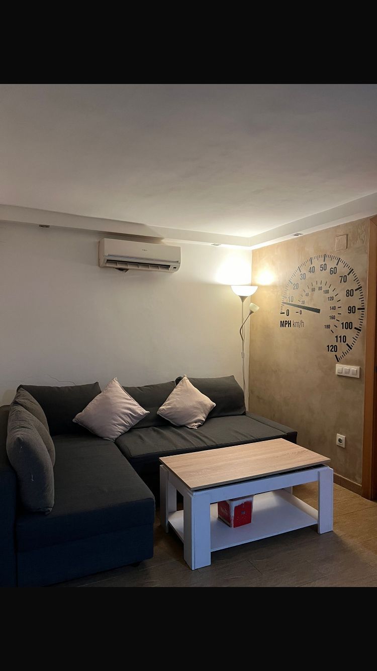 Sala d'estar de Pis en venda en Badalona amb Moblat