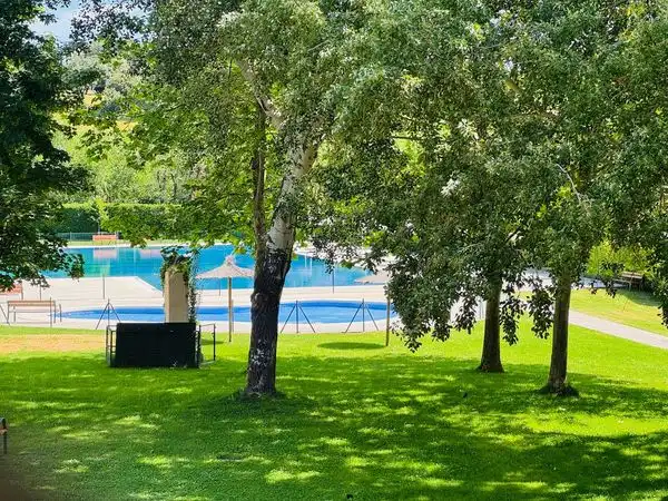 Piscina de Pis en venda en San Lorenzo de El Escorial amb Calefacció, Terrassa i Traster