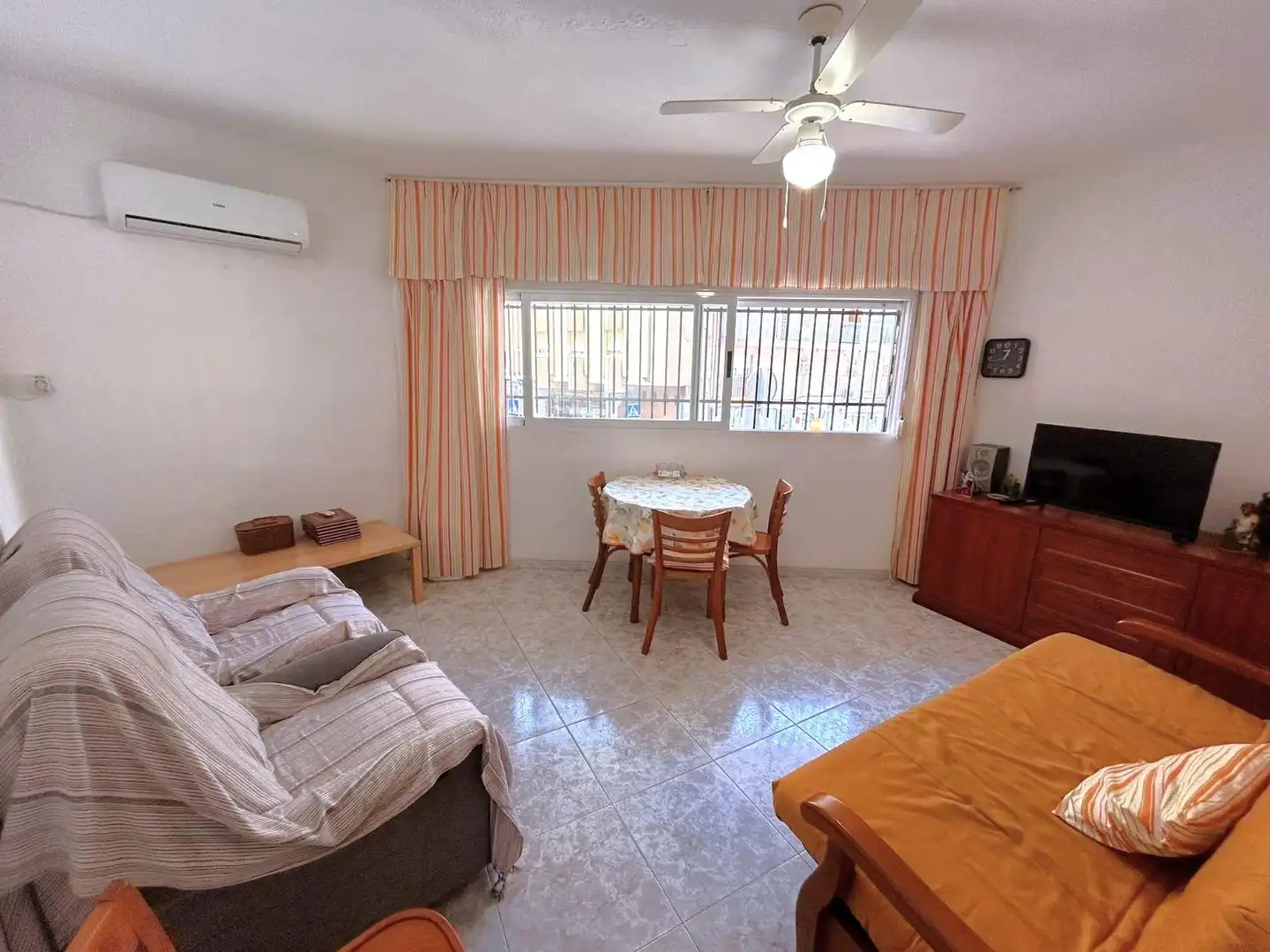 Living room of Flat for sale in Benidorm  with Air Conditioner