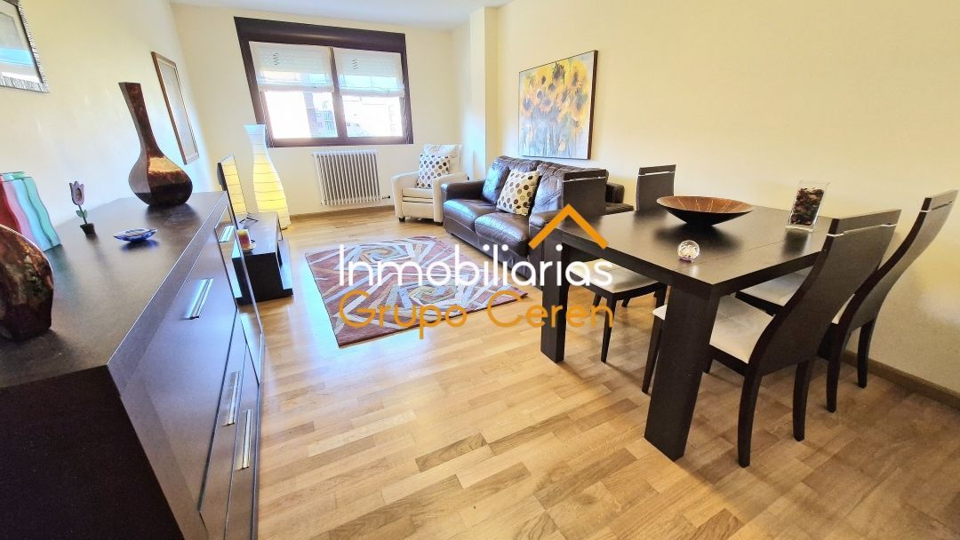 Vista exterior de Pis en venda en Santo Domingo de la Calzada amb Calefacció, Terrassa i Traster