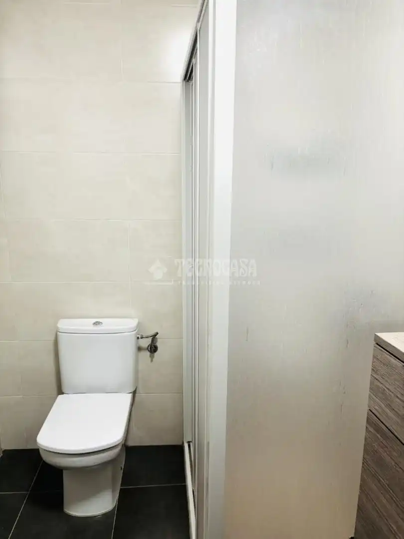 Bathroom of Flat for sale in Zaragoza  with Heating
