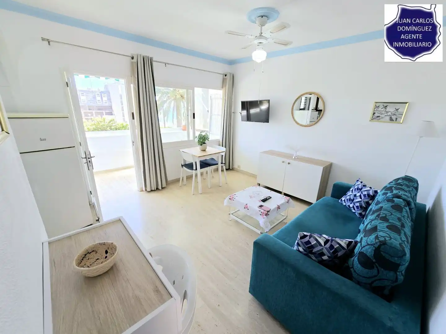 Sala d'estar de Apartament de lloguer en San Bartolomé de Tirajana amb Terrassa, Moblat i Piscina comunitària