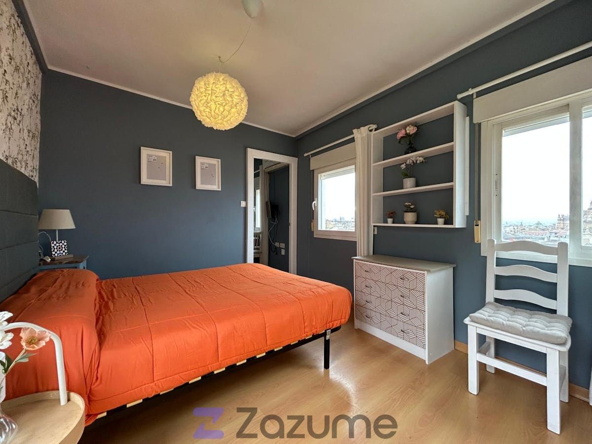 Dormitori de Àtic de lloguer en  Granada Capital amb Aire condicionat, Calefacció i Parquet