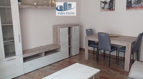 Foto 2 de Piso de alquiler en San Gonzalo, Linares