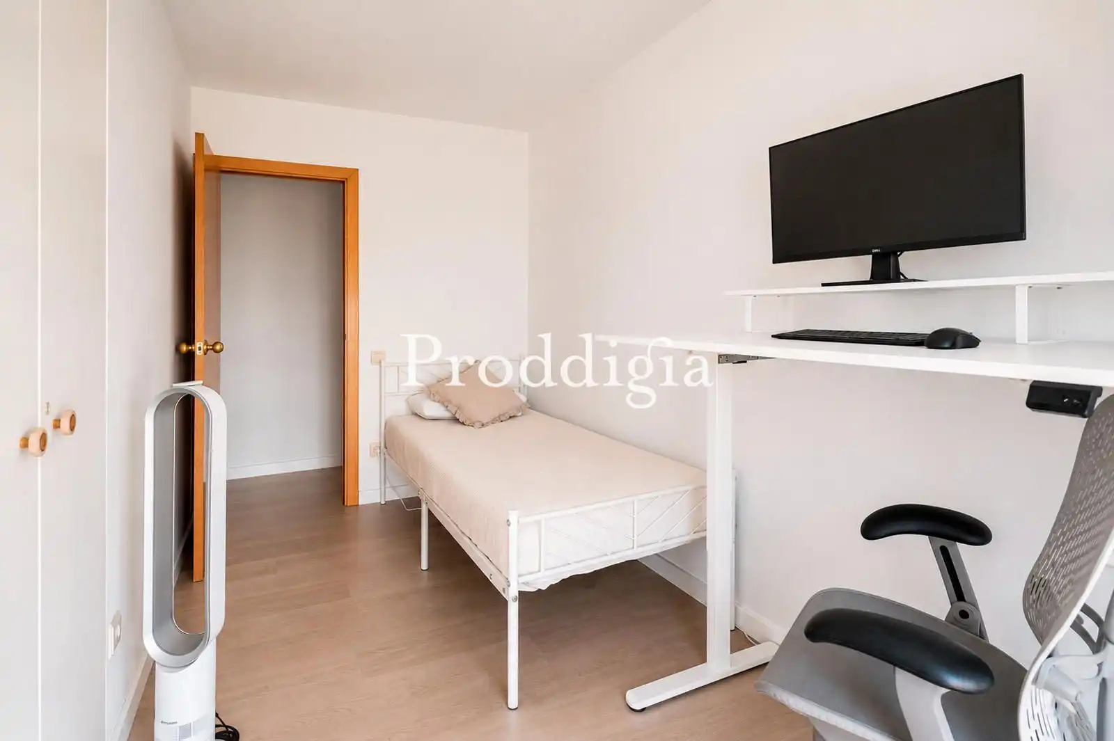Bedroom of Flat for sale in Sant Cugat del Vallès  with Air Conditioner, Heating and Terrace